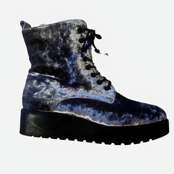 Never worn! Silver Velvet Biker Boots Platform zip up/tie front Size 9 Wide fit - Picture 6 of 7